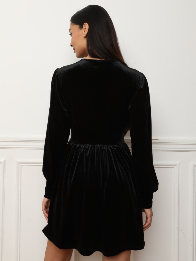 Robe noire patineuse en velours