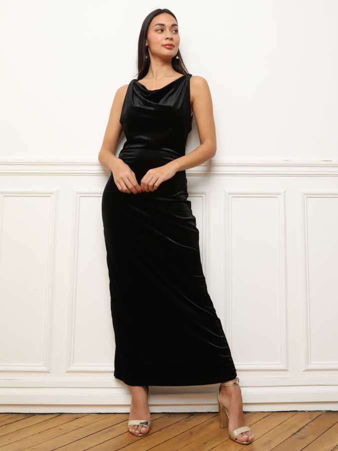 Robe longue noire en velours