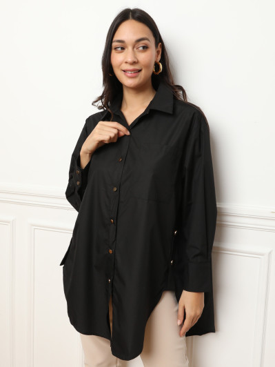 Chemise noire oversize à boutons dorés