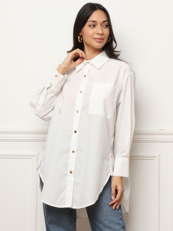 Chemise blanche oversize à boutons dorés