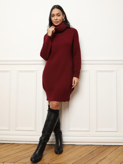 Robe pull bordeaux à col roulé