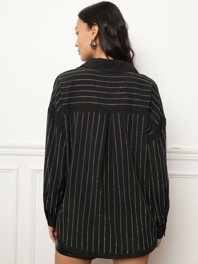 Chemise noire ample à strass