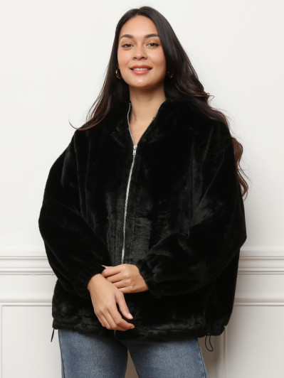 Veste noire en fausse fourrure à capuche