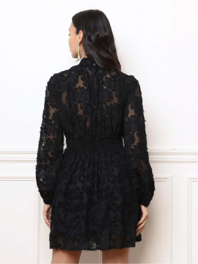 Robe patineuse noire à motif duveteux