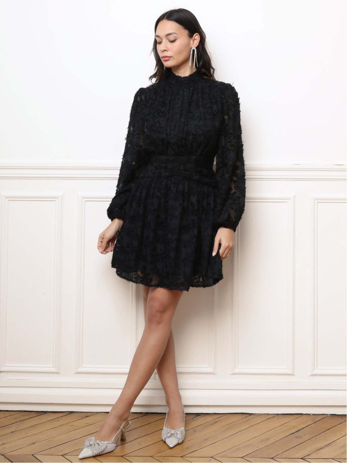 Robe patineuse noire à motif duveteux