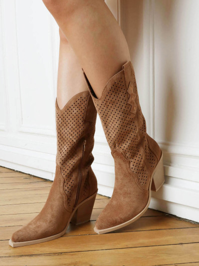 Santiags camel en suédine à détails ajourés