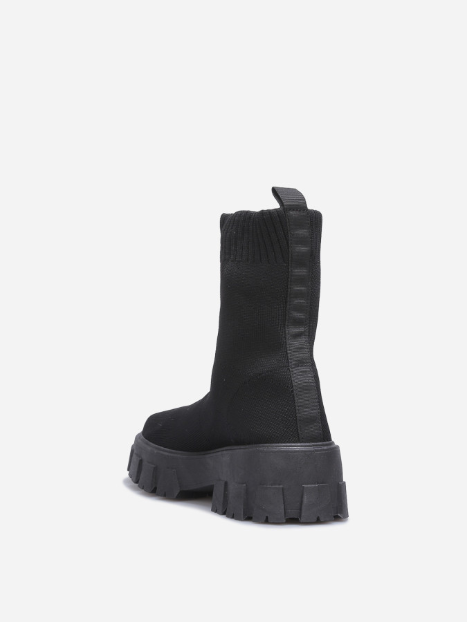 Bottines noires chaussettes à plateforme
