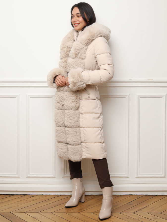 Doudoune matelassée beige à fausse fourrure