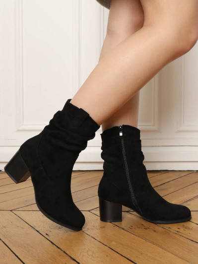Bottines noires froncées en suédine à talon