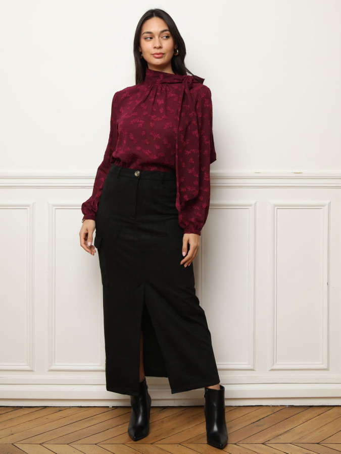 Jupe cargo mi-longue en suédine noire