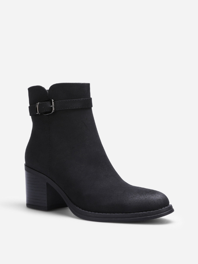 Bottines noires en nubuck à fine bride