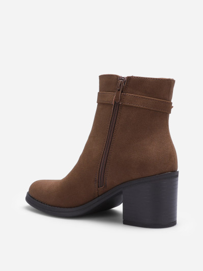 Bottines marron en nubuck à fine bride