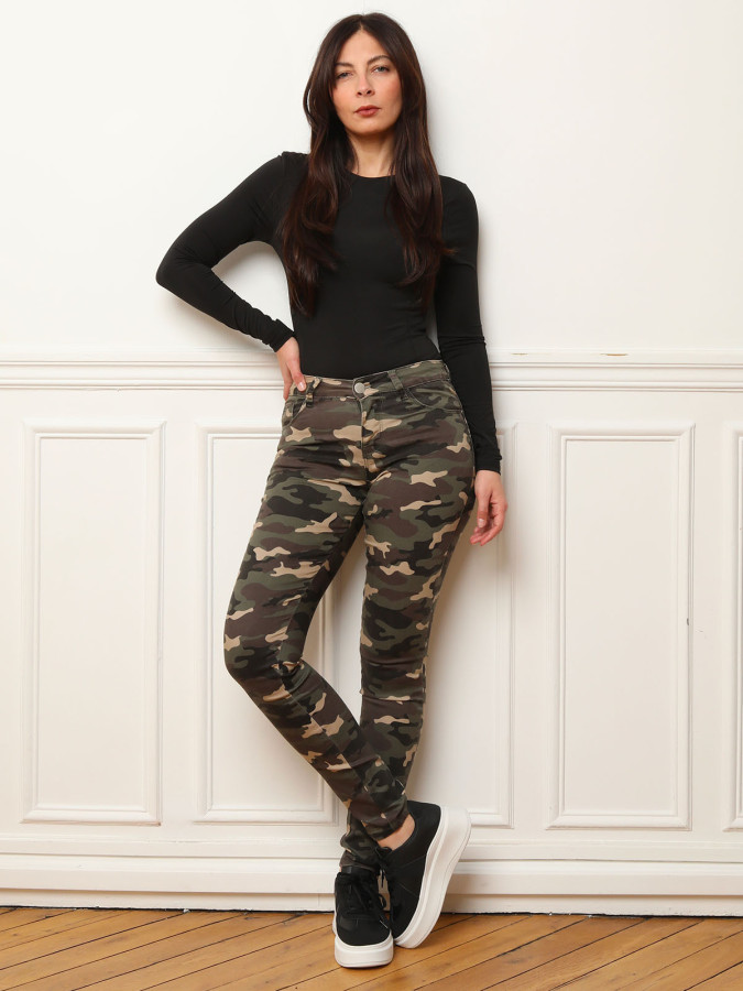 Jeans skinny kaki à imprimé camouflage