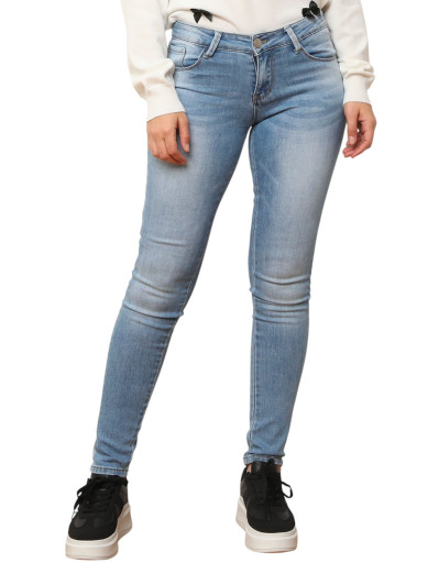 Jeans push-up slim et délavé