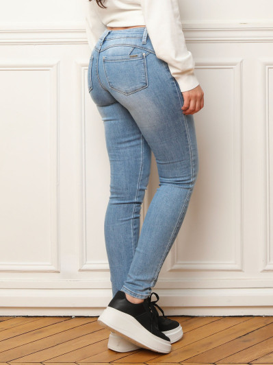 Jeans push-up slim et délavé