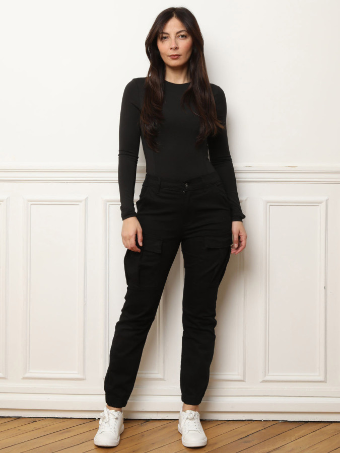 Pantalon cargo coupe jogger noir