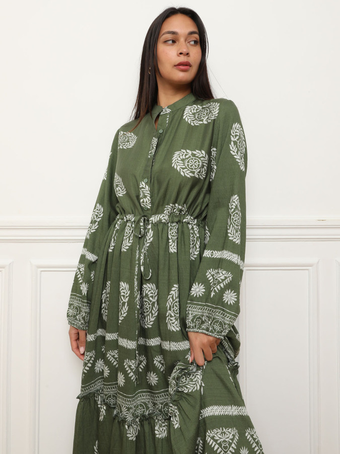 Robe longue imprimée à volants kaki