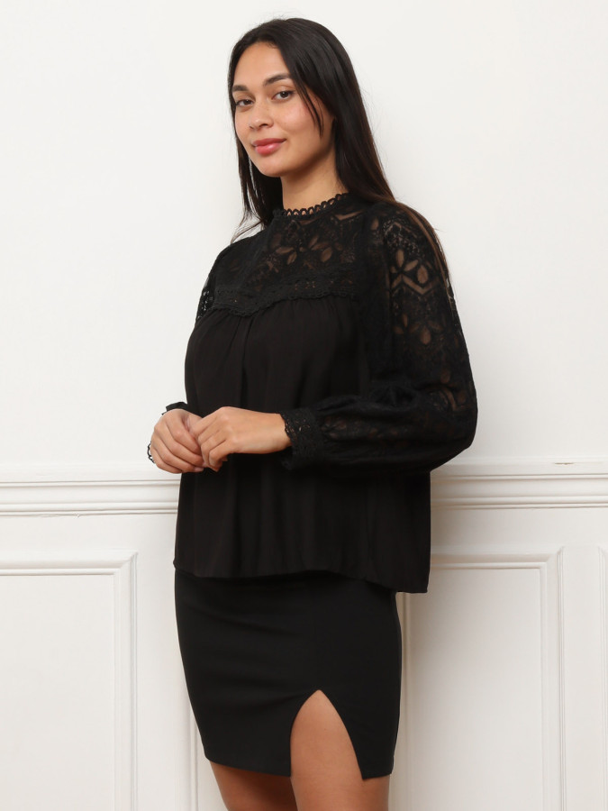 Blouse fluide à dentelle et crochet