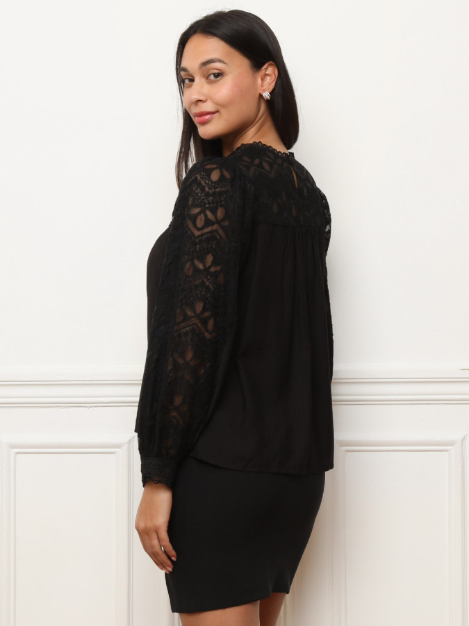 Blouse fluide à dentelle et crochet