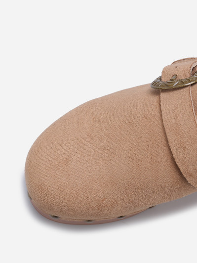 Sabots en suédine à boucle et clous camel