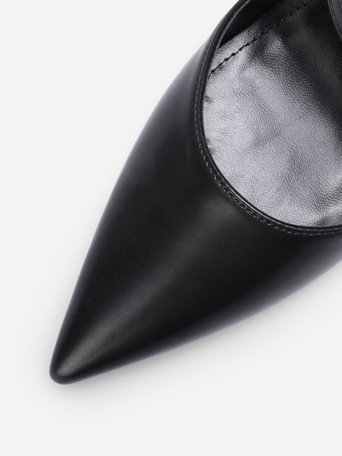 Escarpins noirs ouverts à brides croisées