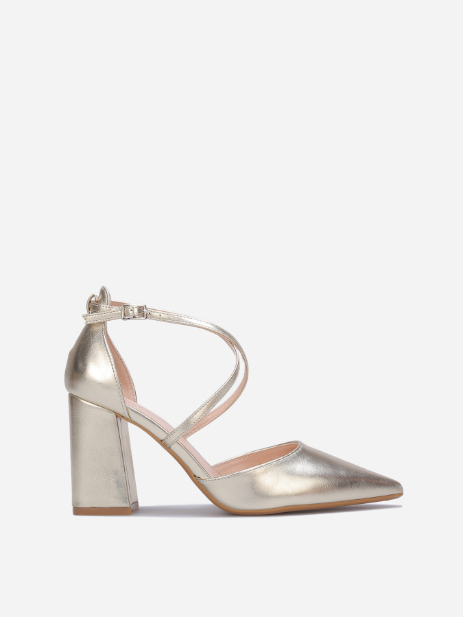 Escarpins dorés ouverts à brides croisées