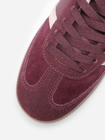 Baskets basses à lacets bordeaux