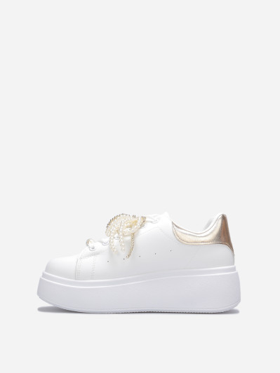 Baskets compensées à perles dorées