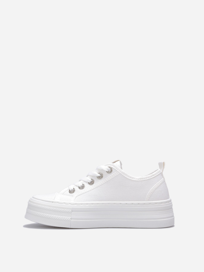 Tennis à plateforme et détails strass blanches