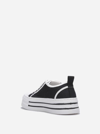 Tennis à plateforme et détails strass