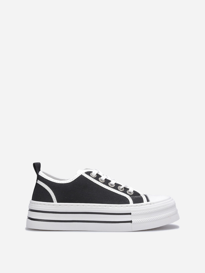 Tennis à plateforme et détails strass