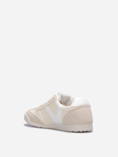 Baskets basses à effet matelassé beiges