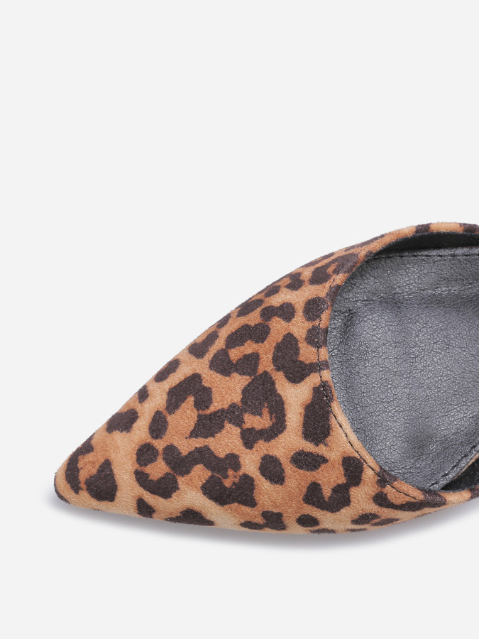 Ballerines pointues en suédine léopard