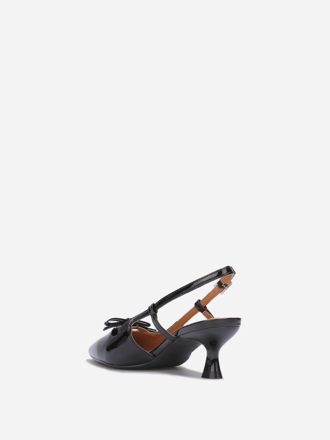 Escarpins slingback vernies à nœud noirs