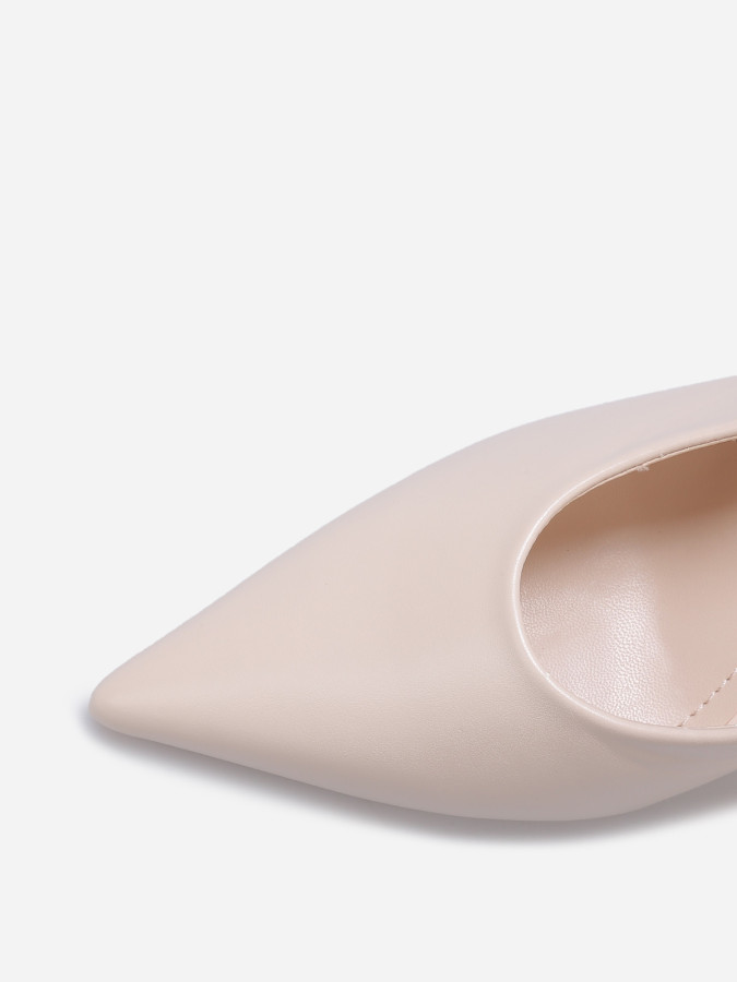 Escarpins slingback style rétro beiges