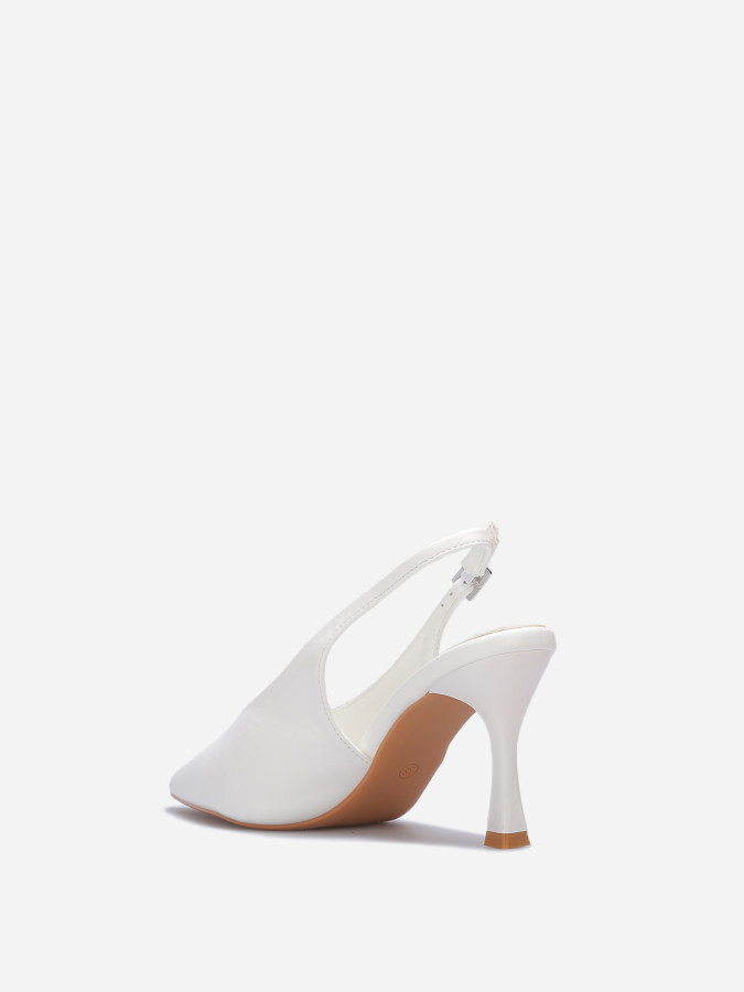 Escarpins slingback style rétro blancs