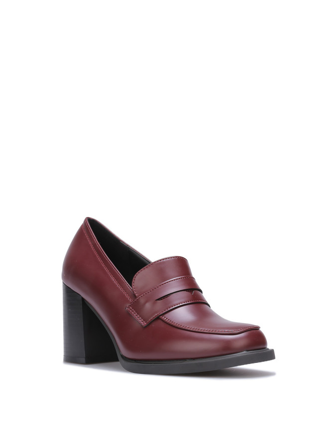 Mocassins à talon et bout carrés bordeaux