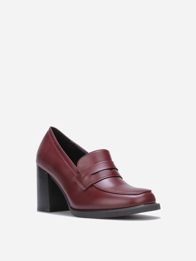 Mocassins à talon et bout carrés bordeaux