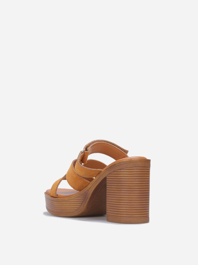 Mules en suédine à scratch camel