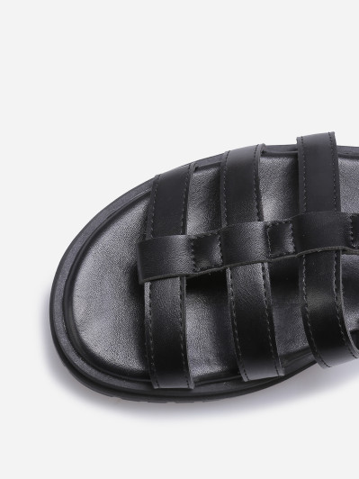 Sandales plates à boucles dorées noires