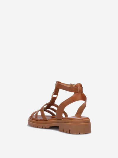 Sandales plates à boucles dorées camel