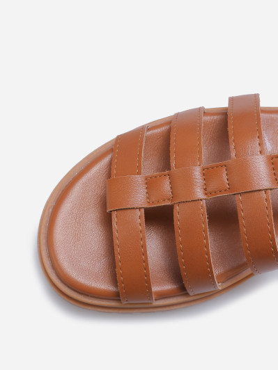 Sandales plates à boucles dorées camel