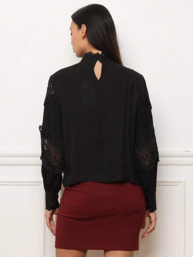 Blouse texturée à détails en crochet