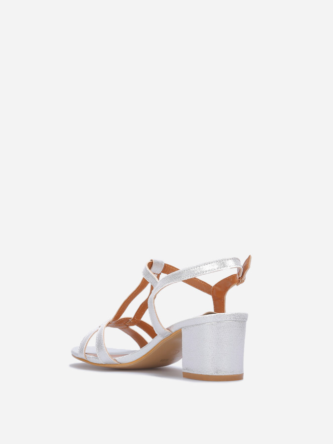 Sandales irisées à talon carré argent métallisé