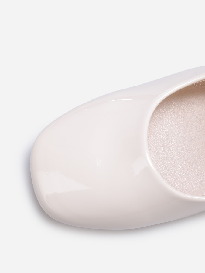 Escarpins babies vernies​ blancs