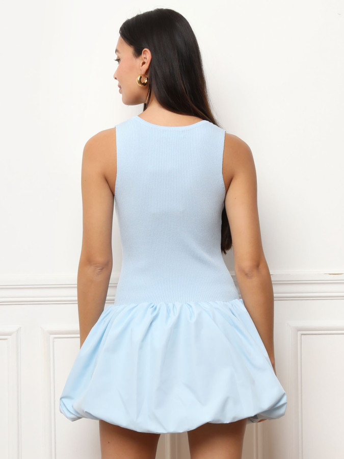 Mini-robe effet boule bleue claire