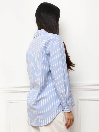 Chemise à rayures bleue et blanche