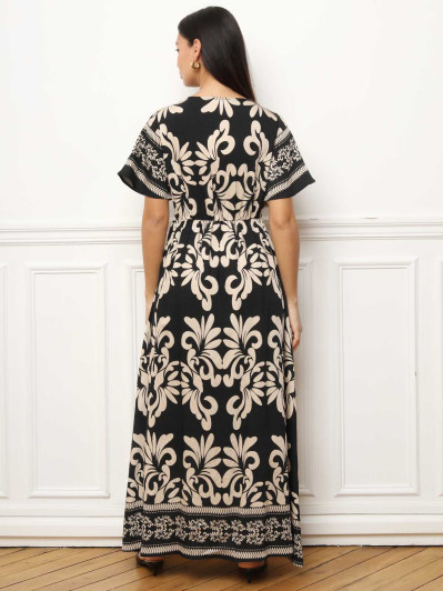 Robe longue à motifs bohèmes et fente noire