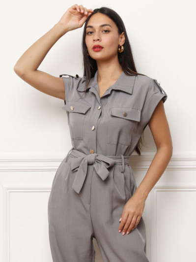 Combinaison sans manches boutonnée grise