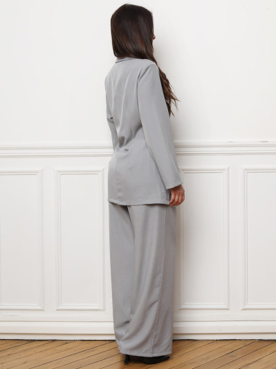 Ensemble costume gris cache-coeur à boucle dorée